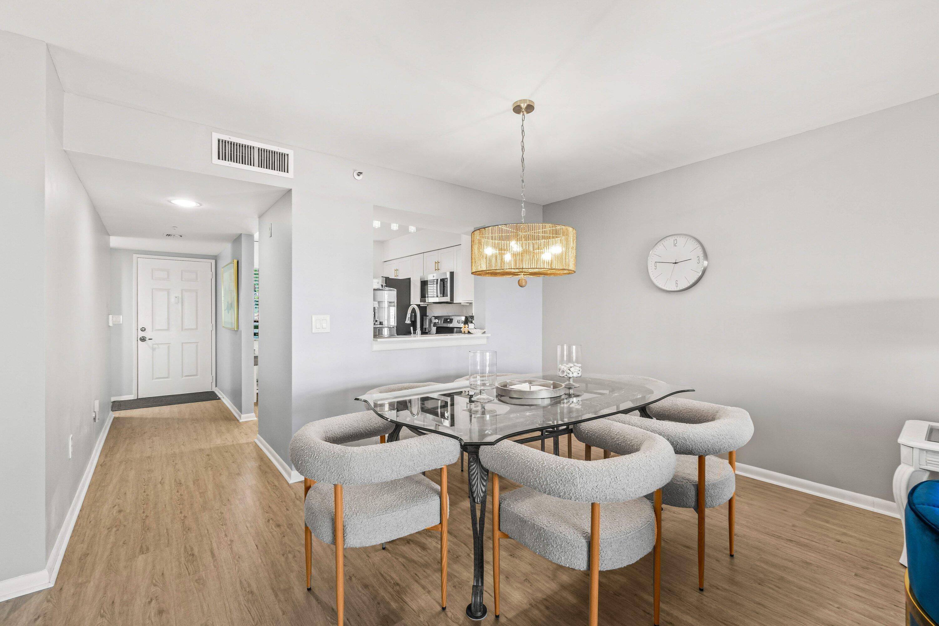 HUNTINGTON POINTE - Residential