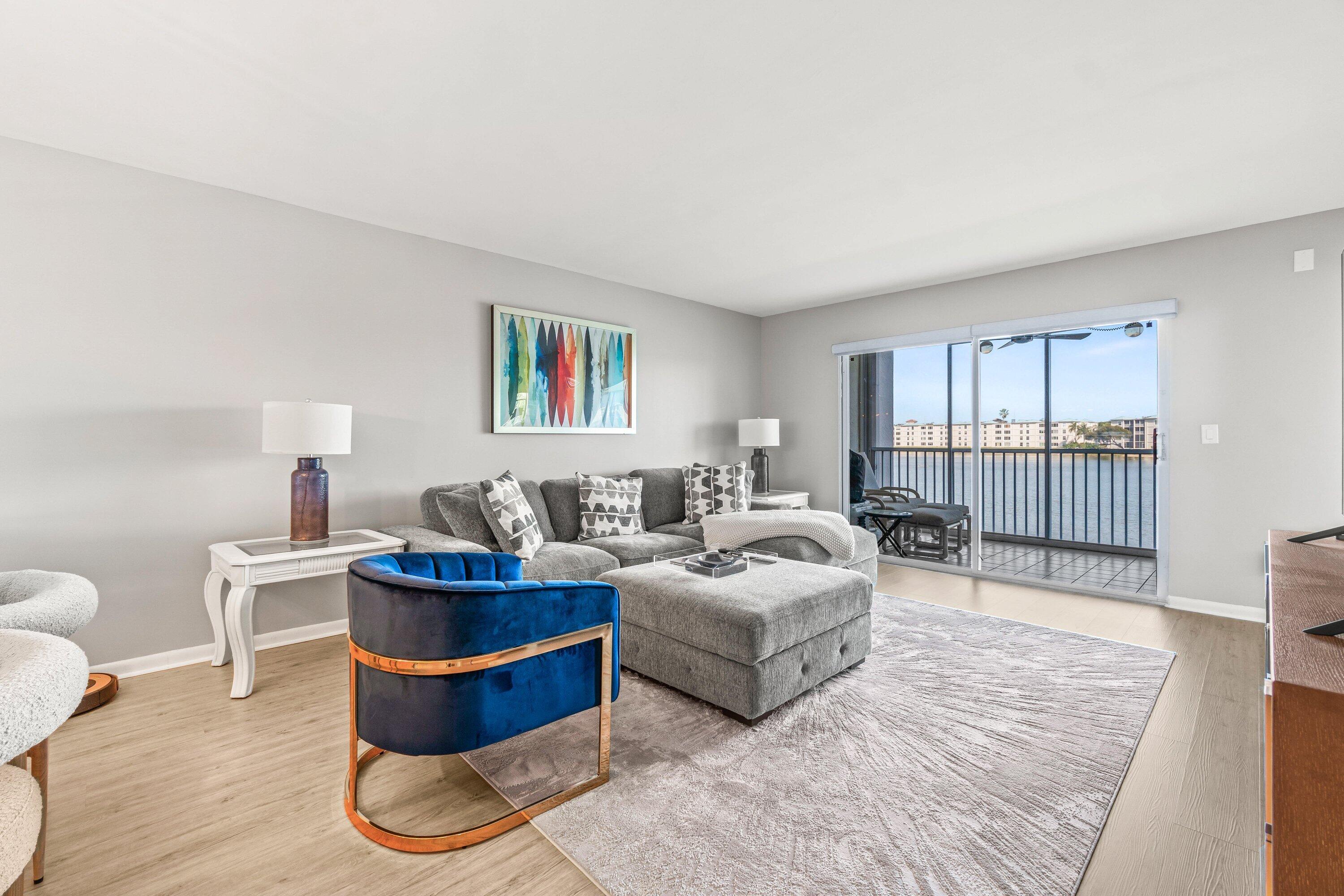 HUNTINGTON POINTE - Residential