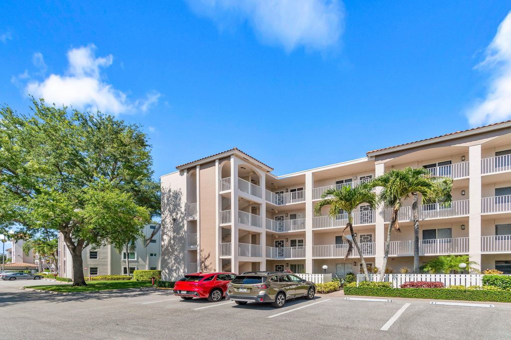 Photo of 14112 Huntington Pointe Drive #210, Delray Beach, FL 33484 (MLS # R11166210)