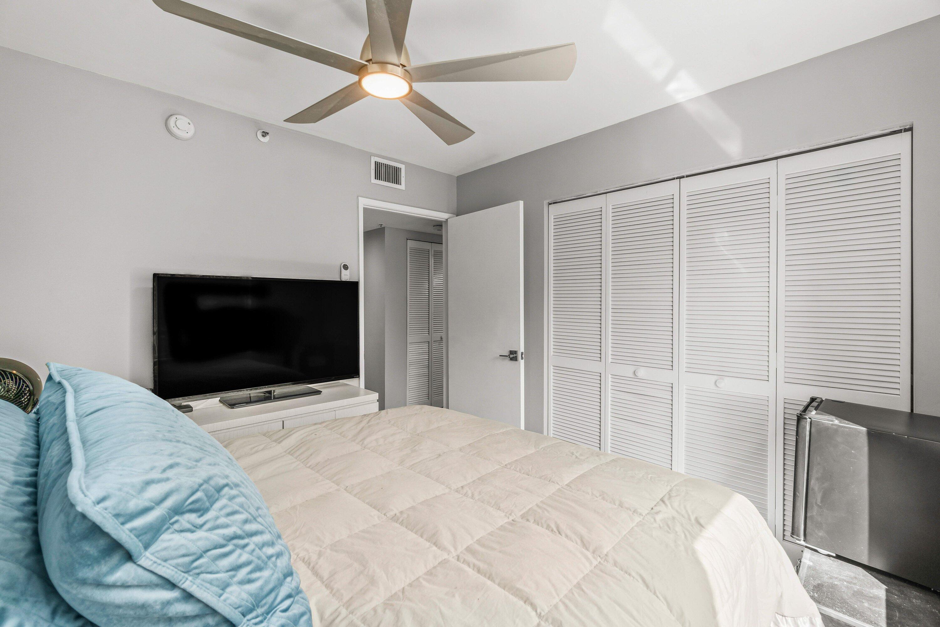 HUNTINGTON POINTE - Residential