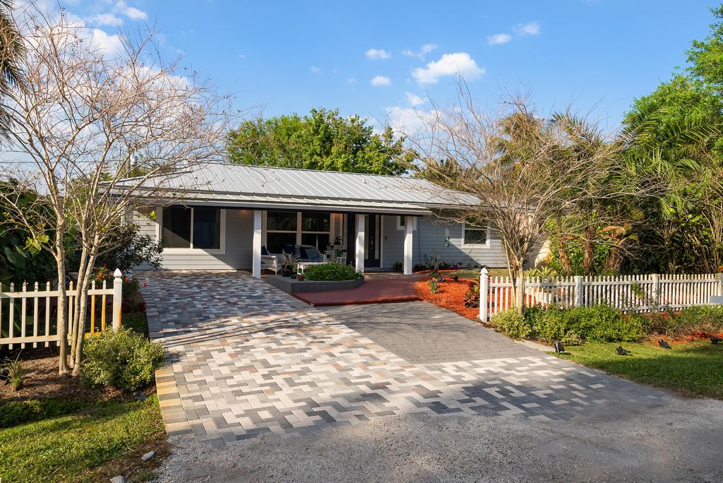 Photo of 3795 SE Middle Street, Stuart, FL 34997 (MLS # R11071707)