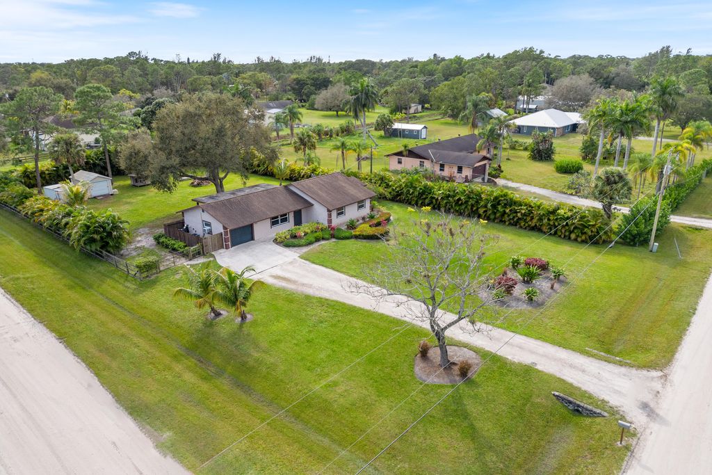 Photo of 11546 59th Street N, West Palm Beach, FL 33411 (MLS # R10954359)