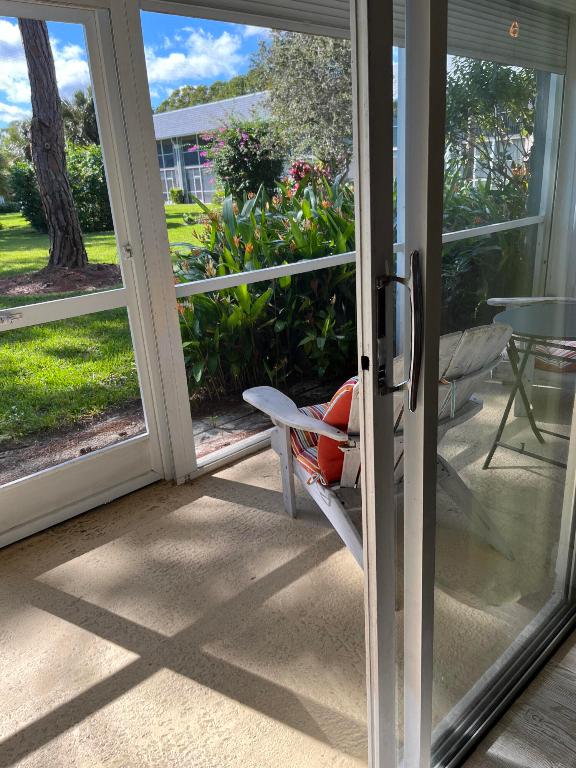 THE LITTLE CLUB CONDO - Residential