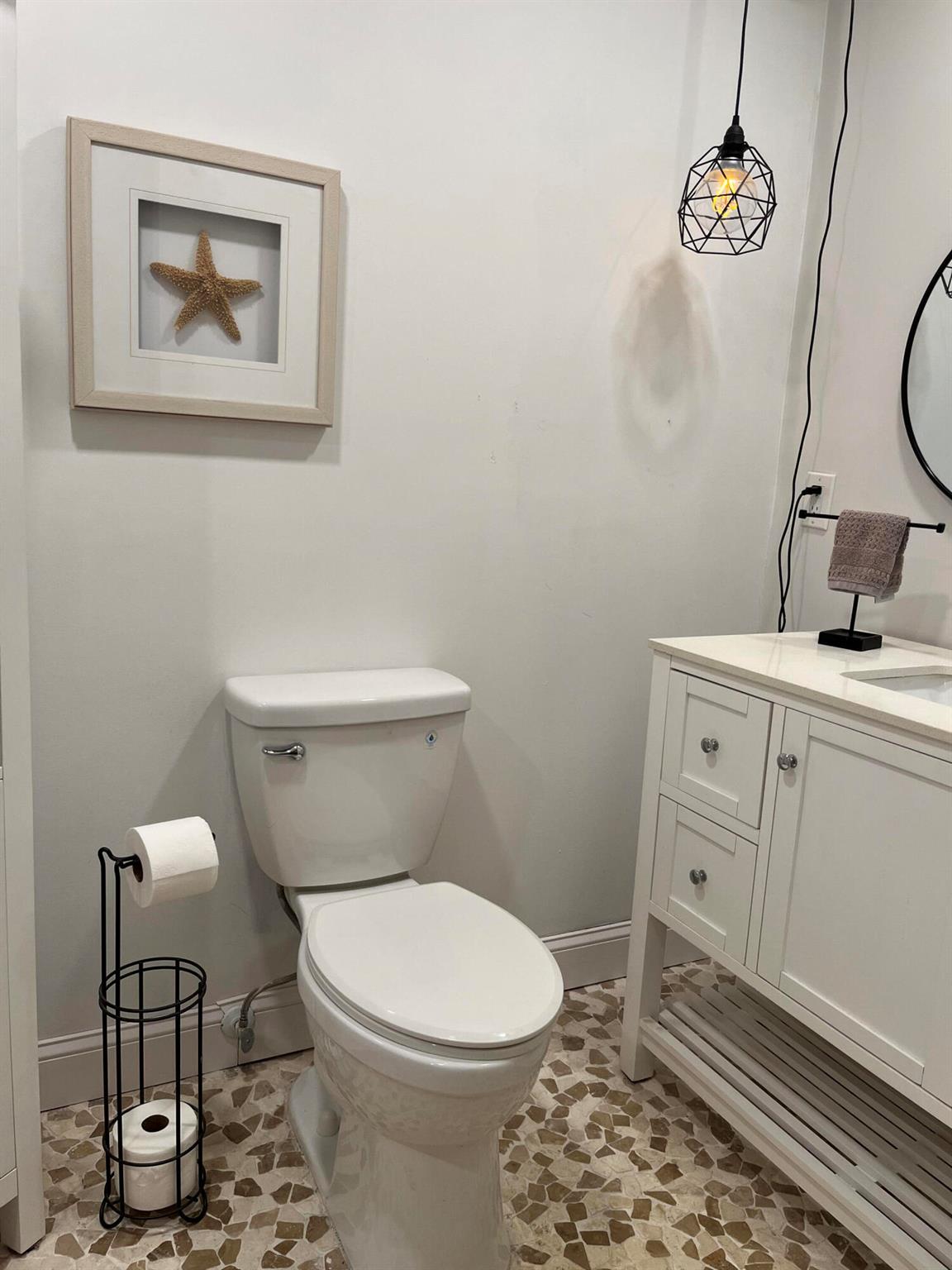 THE LITTLE CLUB CONDO - Residential