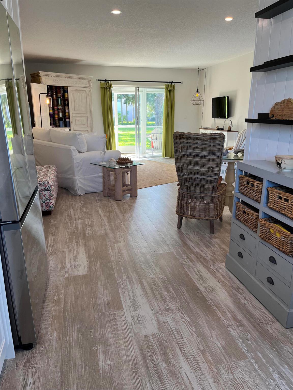 THE LITTLE CLUB CONDO - Residential