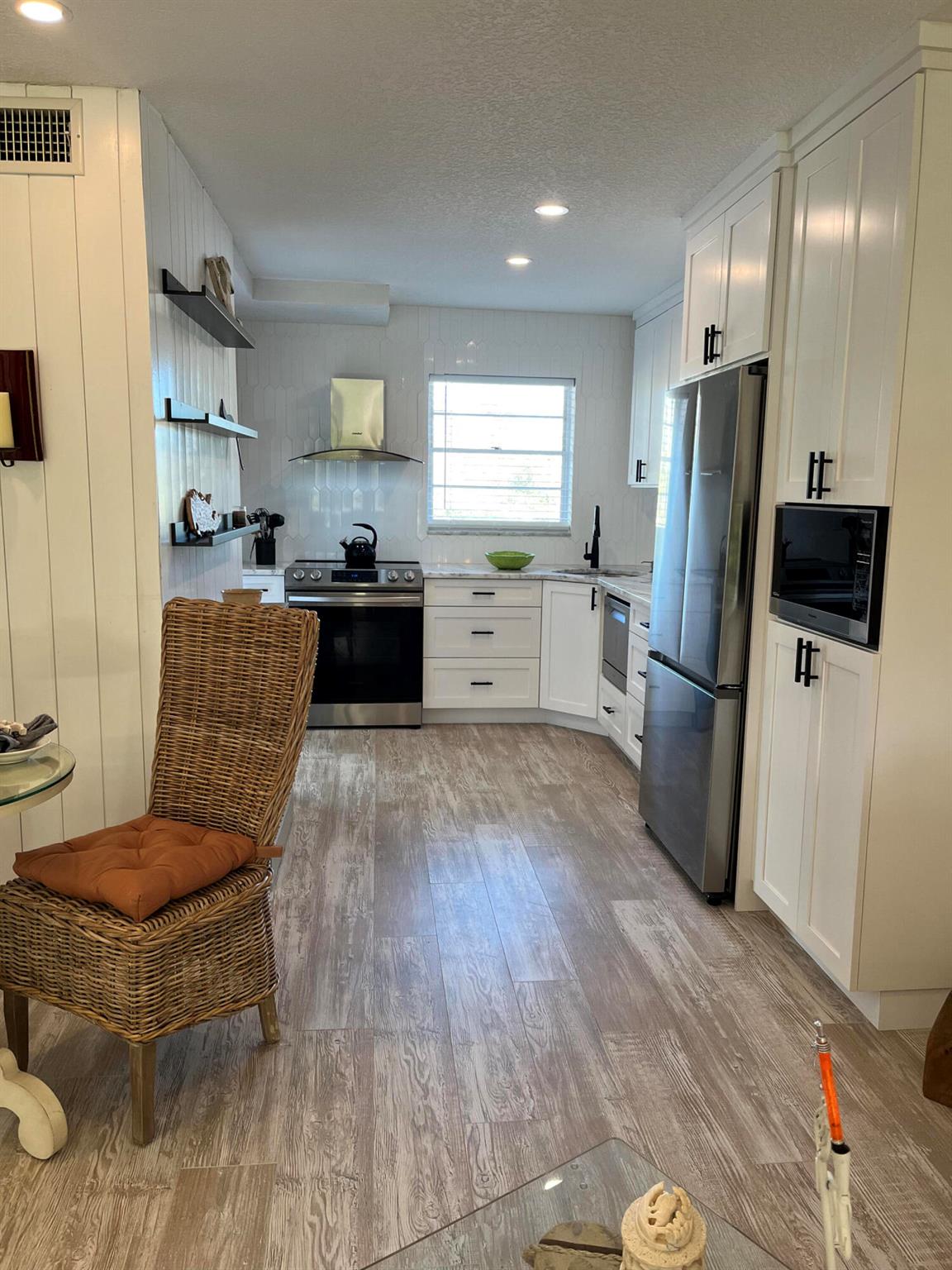 THE LITTLE CLUB CONDO - Residential