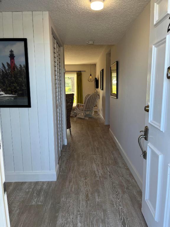 THE LITTLE CLUB CONDO - Residential