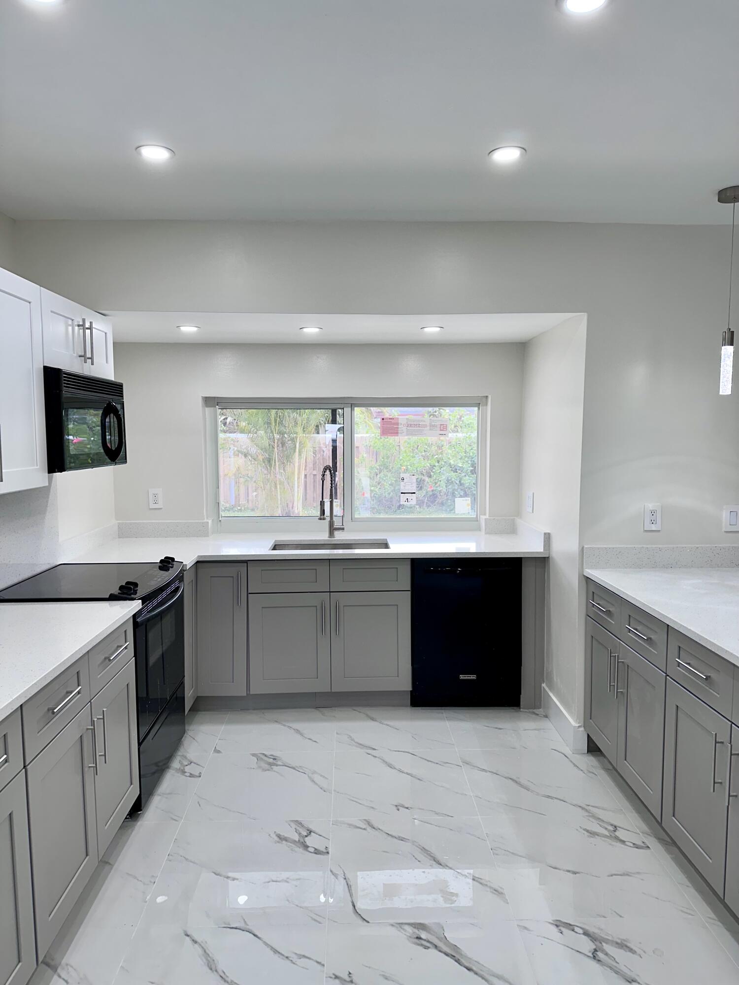 WOODSTOCK ADD 1 - Residential Lease