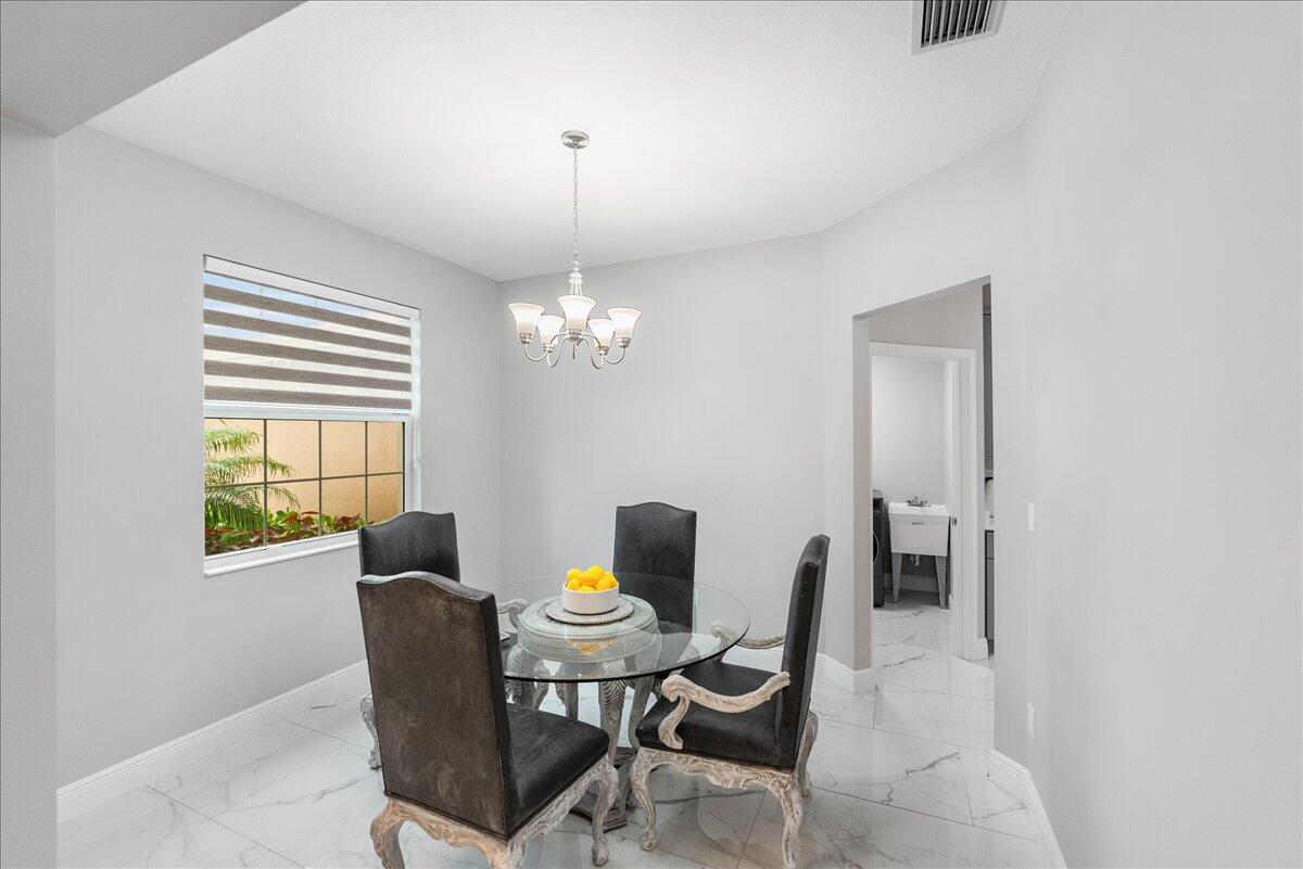 SAWGRASS LAKES - Residential