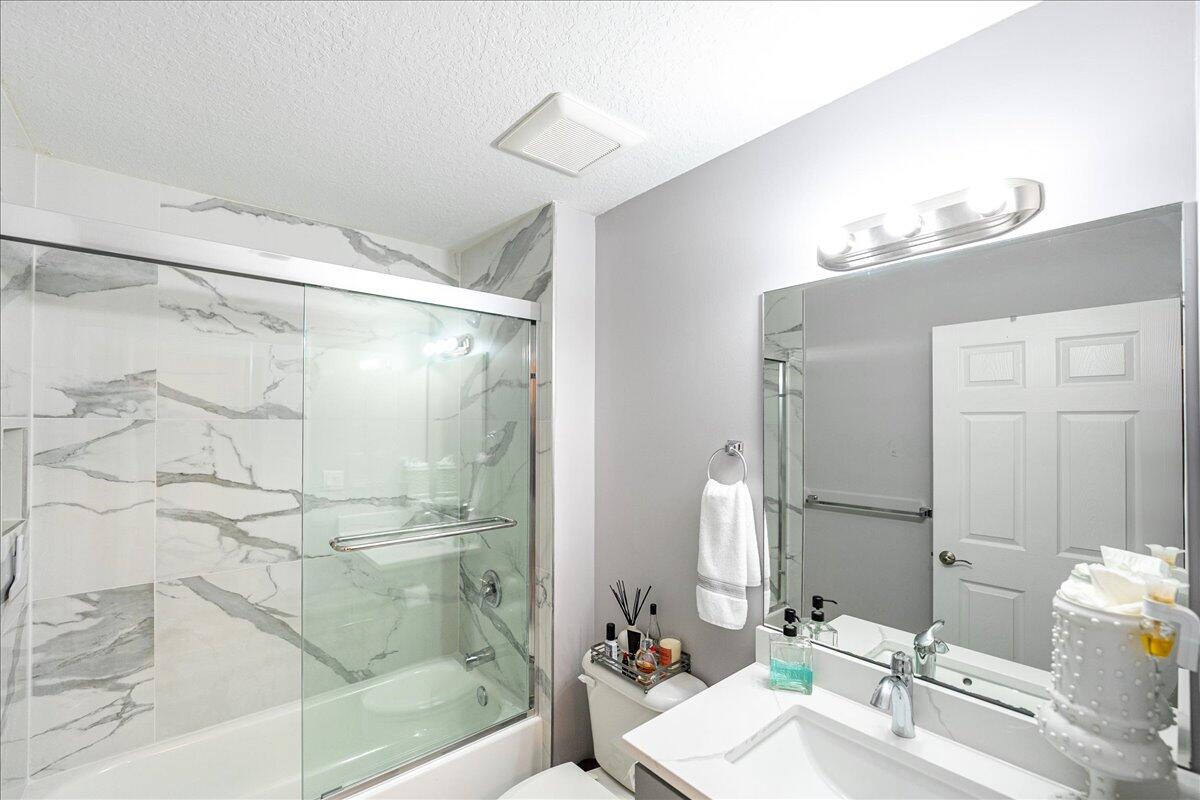 SAWGRASS LAKES - Residential