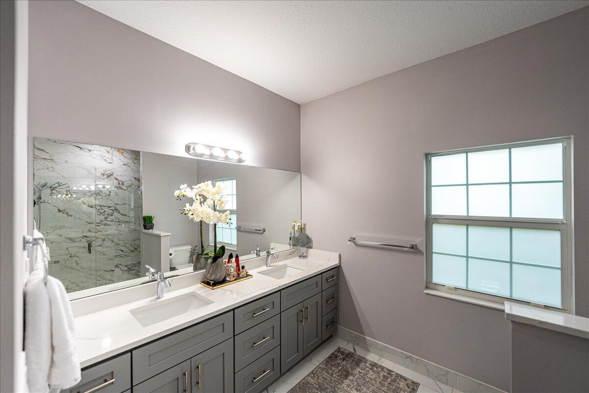 SAWGRASS LAKES - Residential