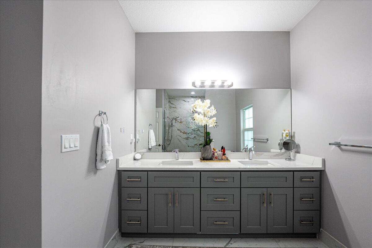 SAWGRASS LAKES - Residential