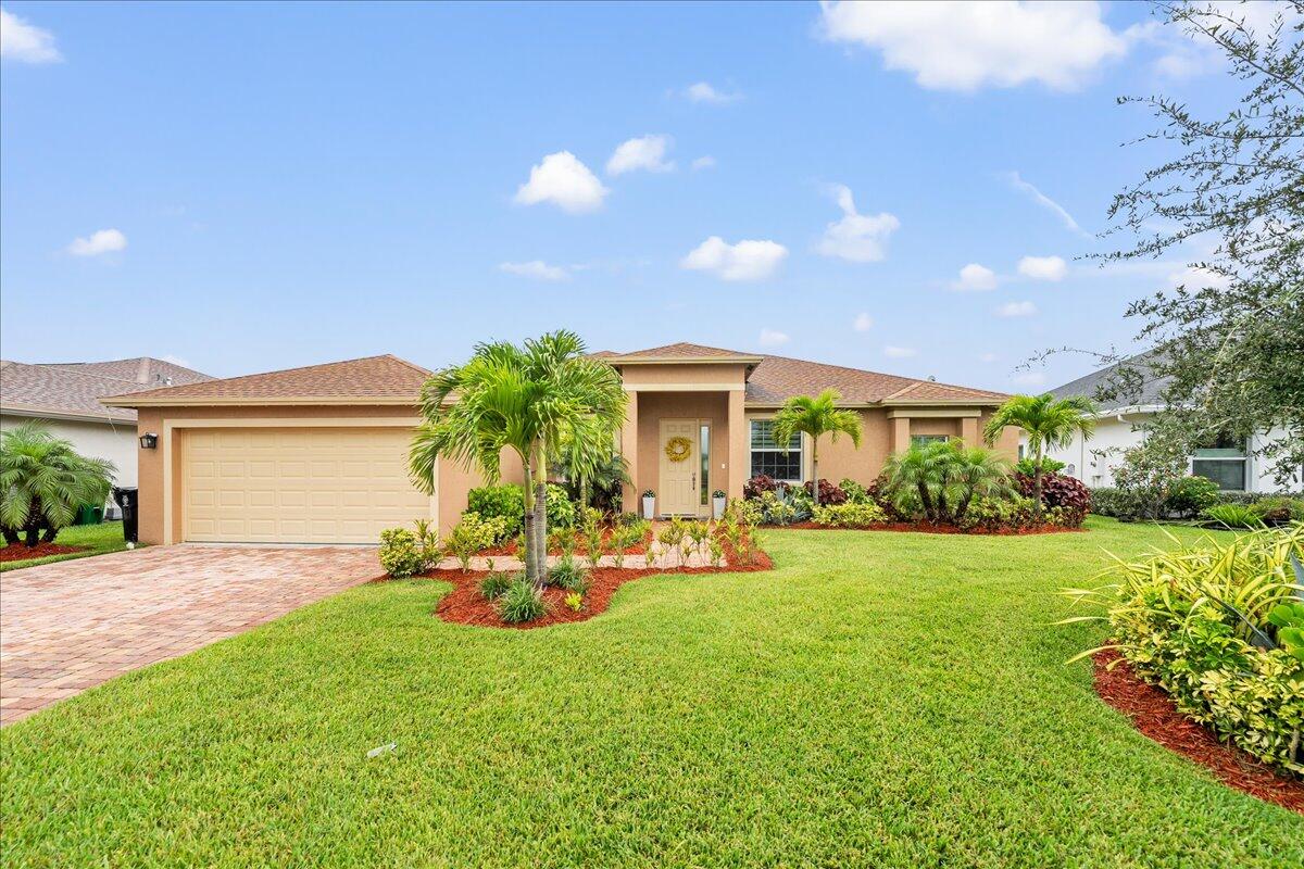 SAWGRASS LAKES - Residential