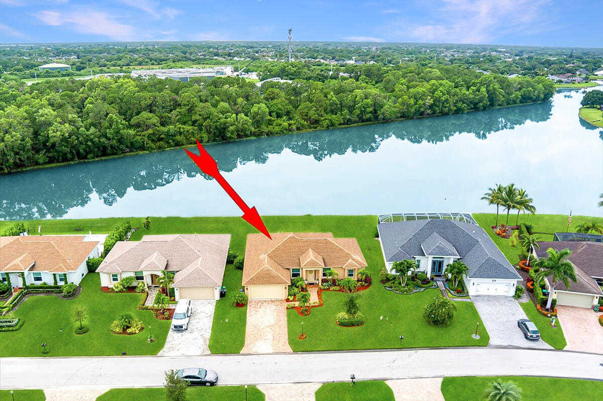 SAWGRASS LAKES - Residential