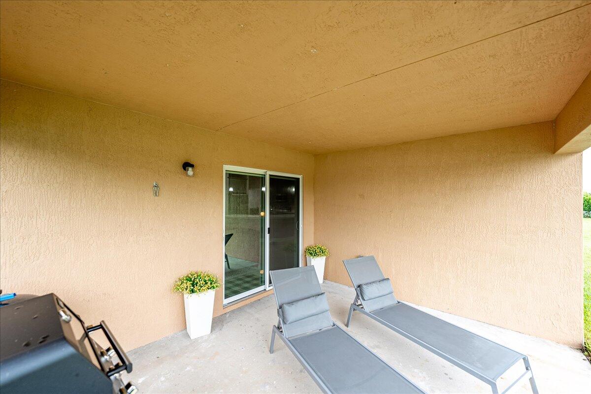 SAWGRASS LAKES - Residential