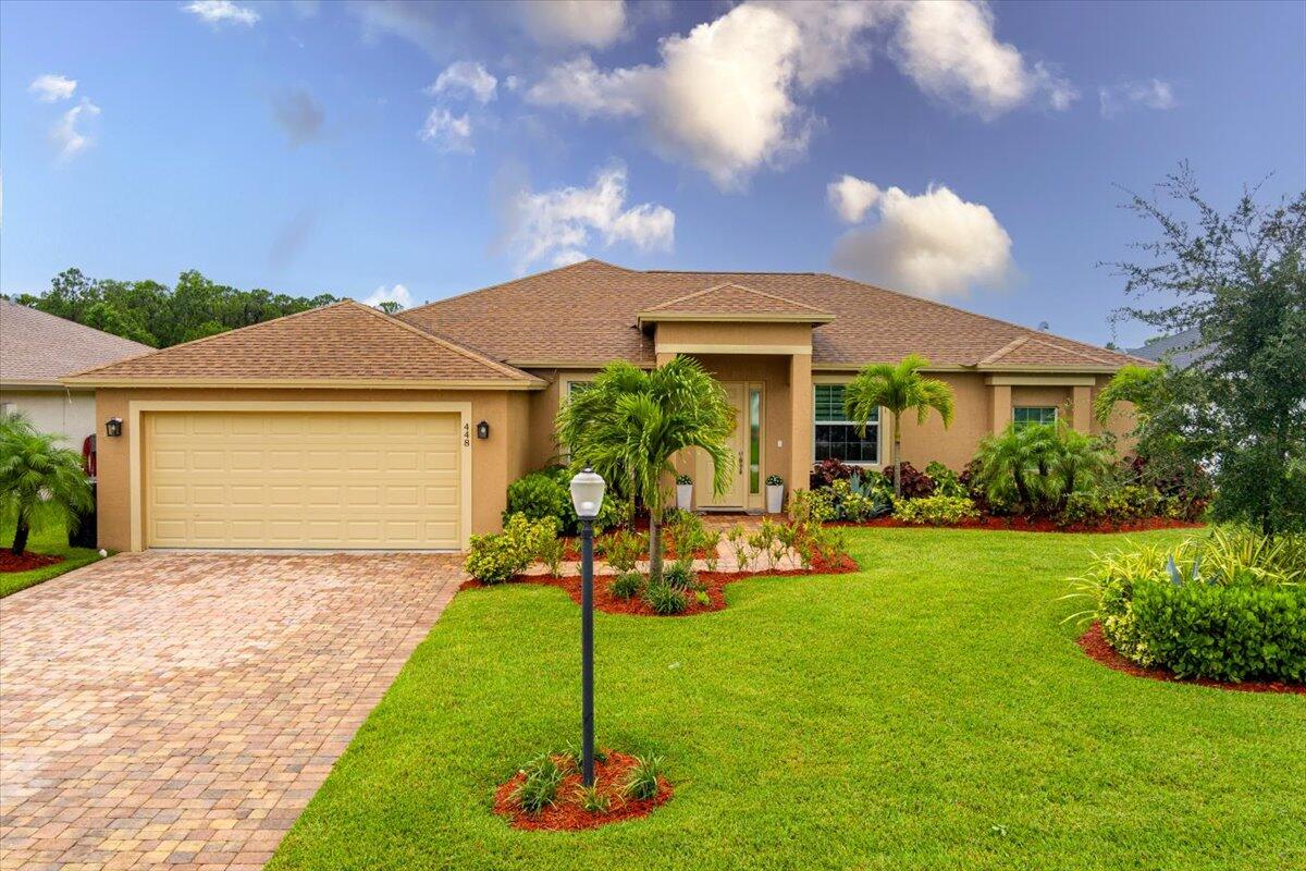 SAWGRASS LAKES - Residential