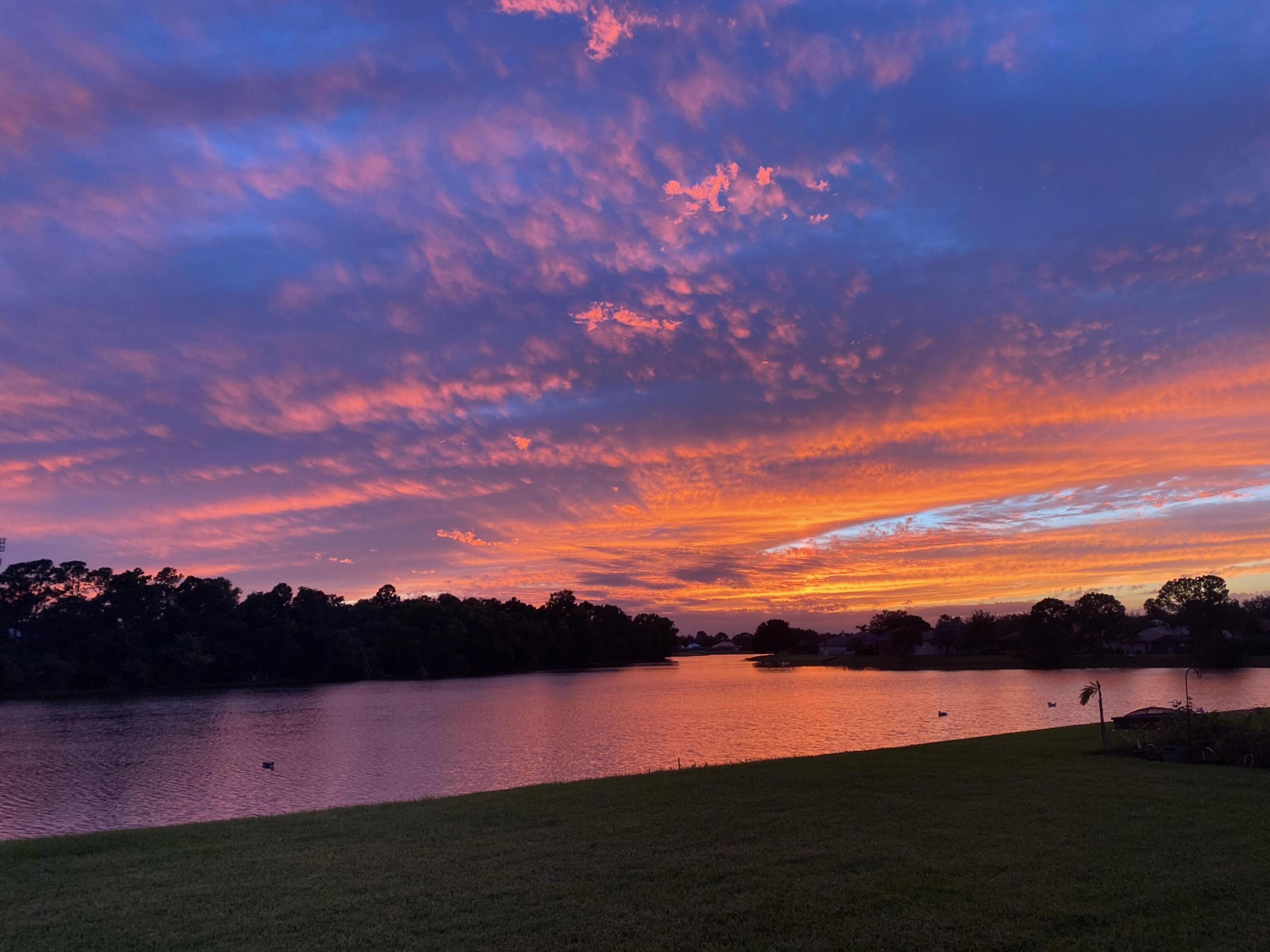 SAWGRASS LAKES - Residential