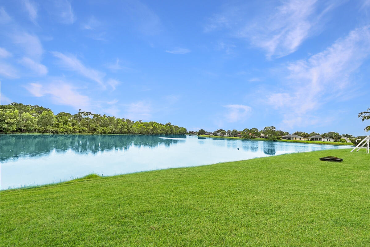 SAWGRASS LAKES - Residential