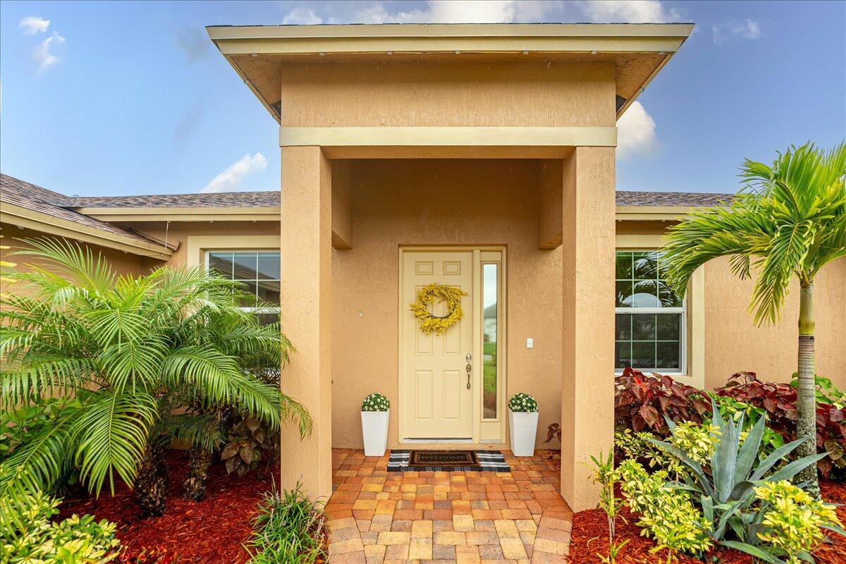 SAWGRASS LAKES - Residential