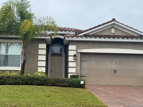 2157 lake side avenue Davenport FL 33837
