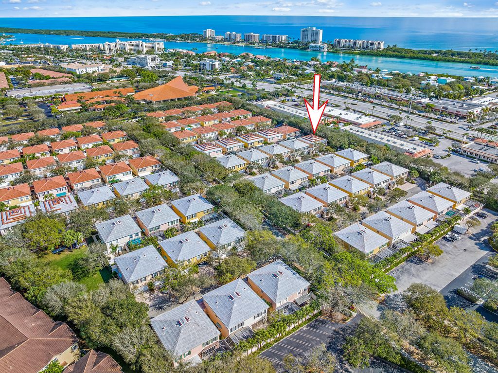 Photo of 49 Laurel Oaks Circle, Tequesta, FL 33469 (MLS # R10868890)