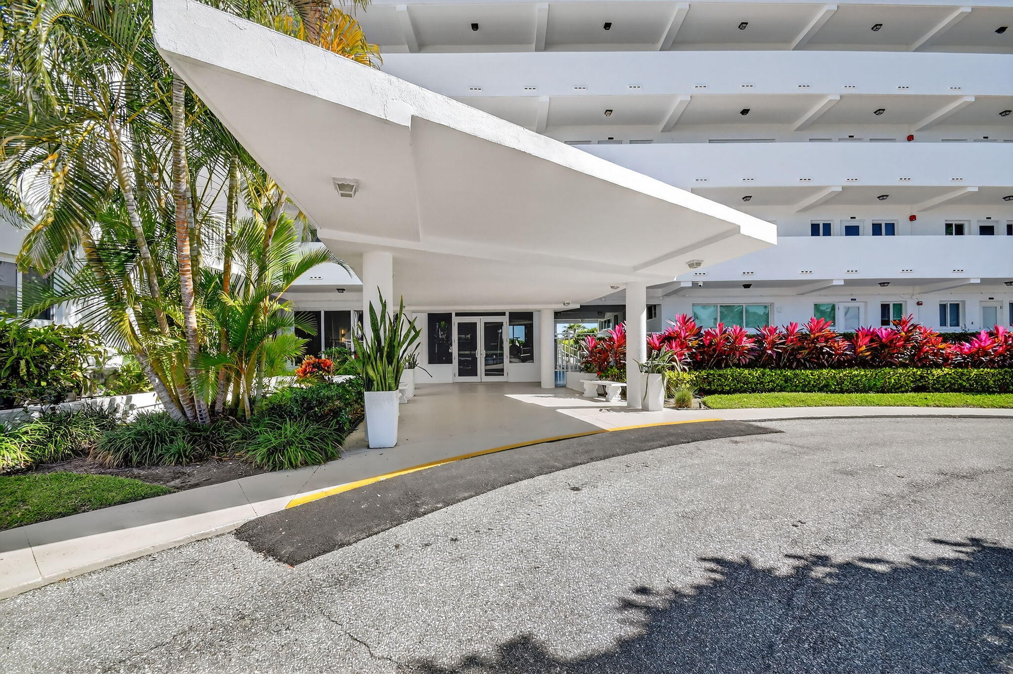 Palm Beach Shores Apts Inc - Residential