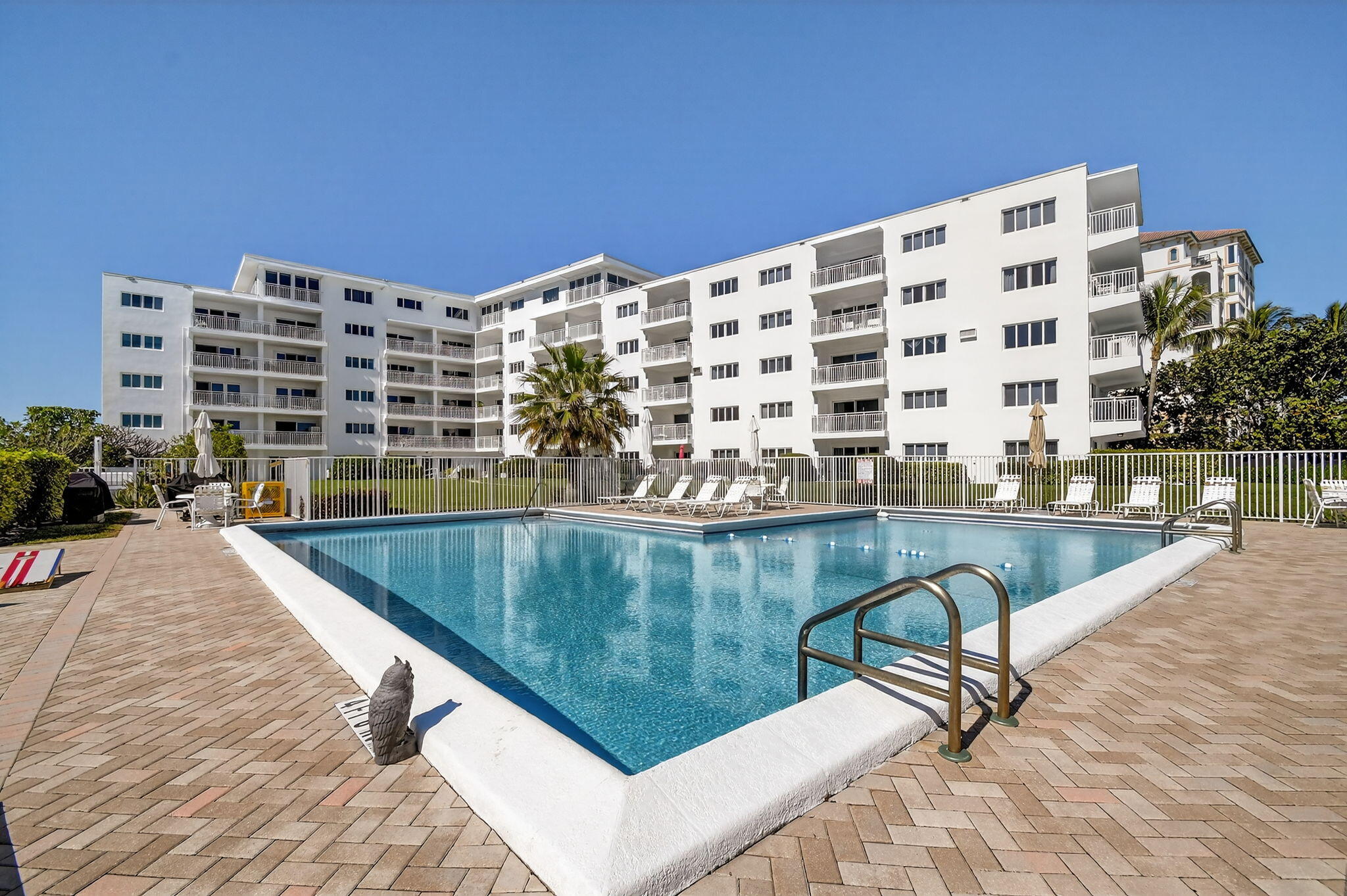 Palm Beach Shores Apts Inc - Residential