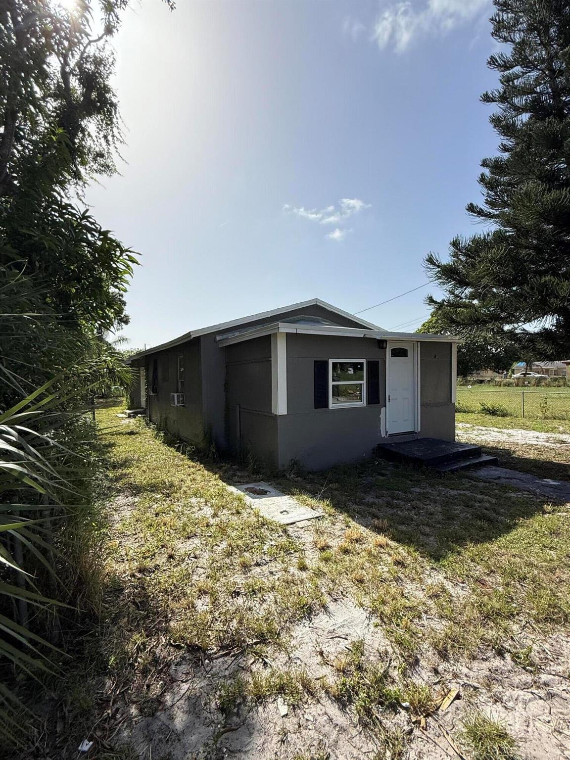 EMANCIPATION PARK - Residential Lease