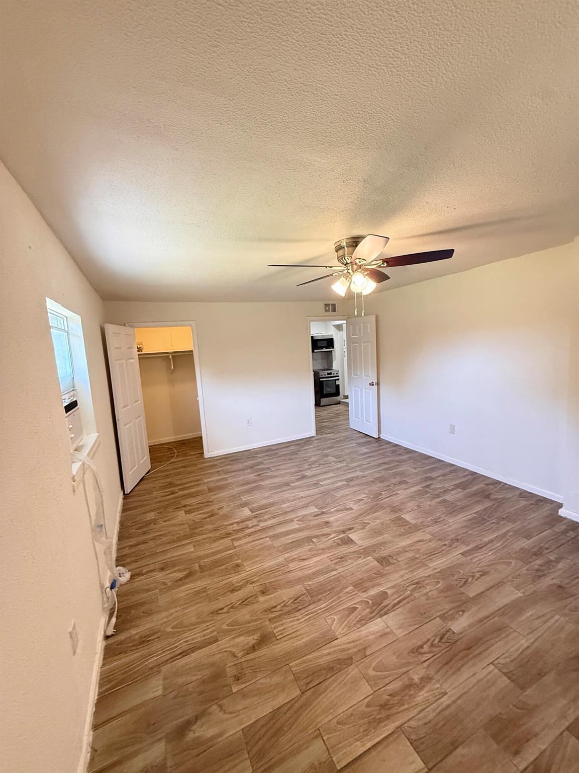 EMANCIPATION PARK - Residential Lease