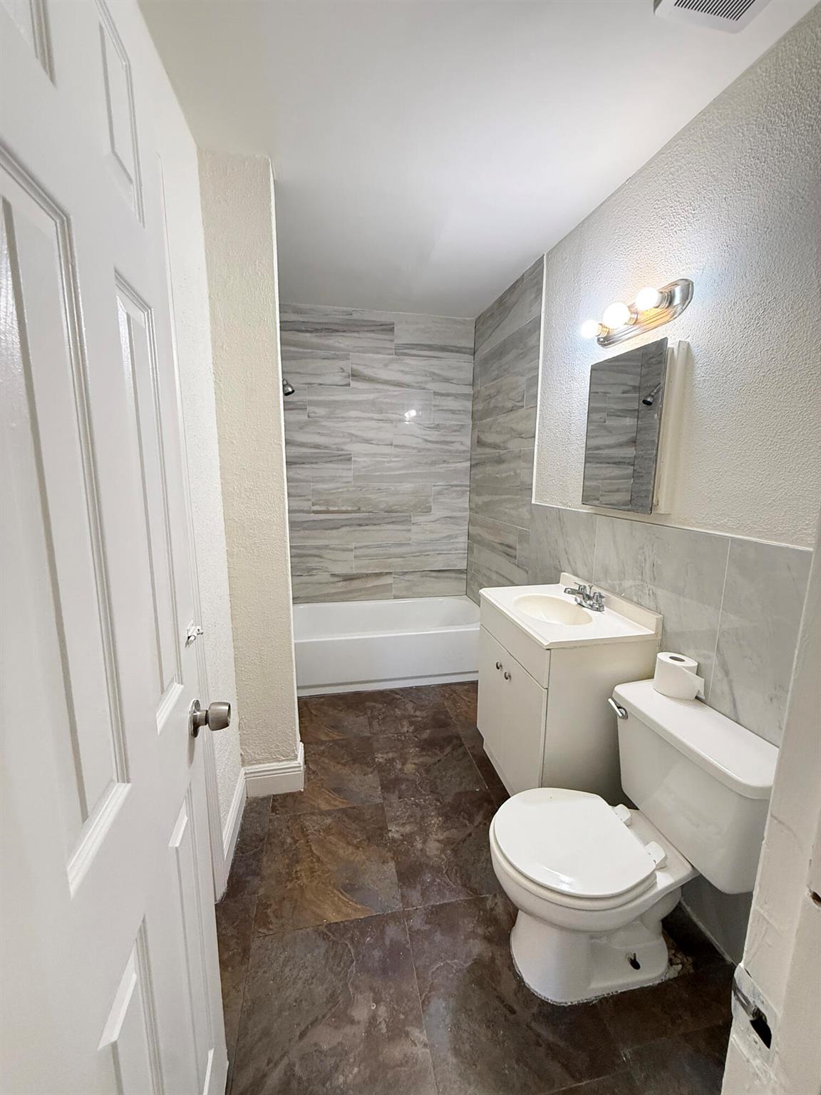 EMANCIPATION PARK - Residential Lease