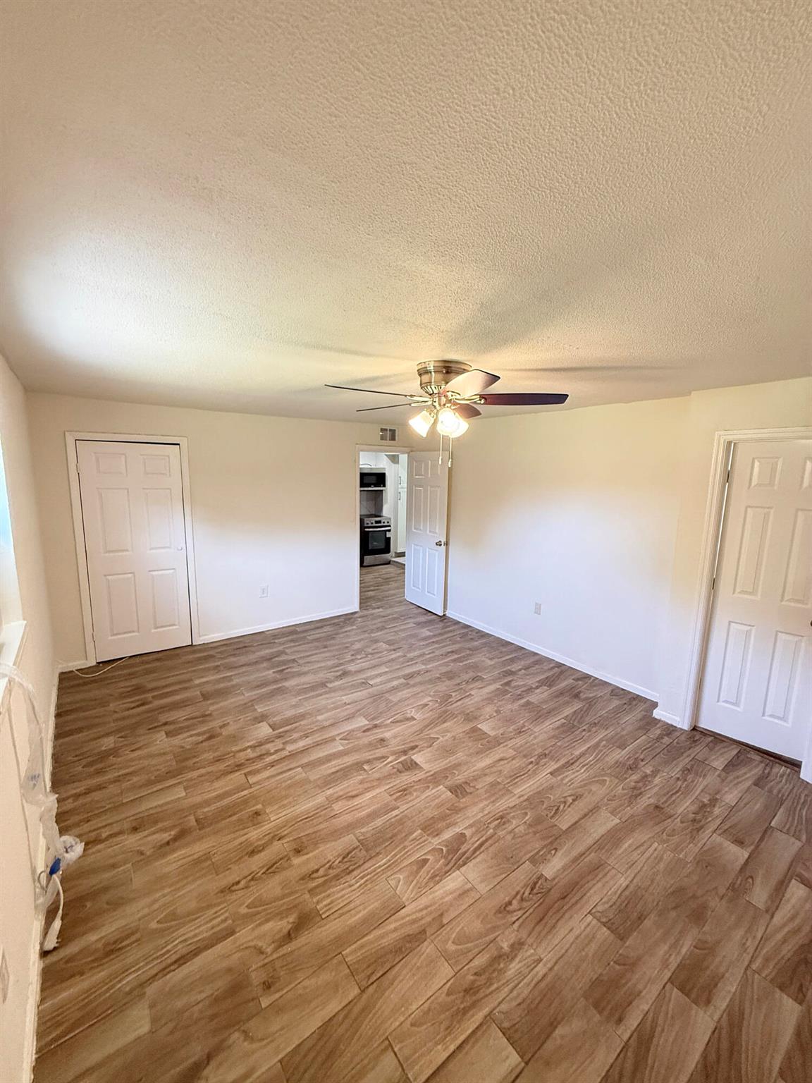 EMANCIPATION PARK - Residential Lease