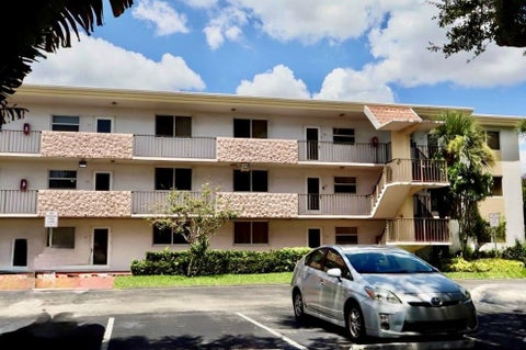 Tiny photo for 5985 Del Lago Circle #223, Sunrise, FL 33313 (MLS # F10545489)