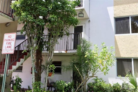 Tiny photo for 5985 Del Lago Circle #223, Sunrise, FL 33313 (MLS # F10545489)