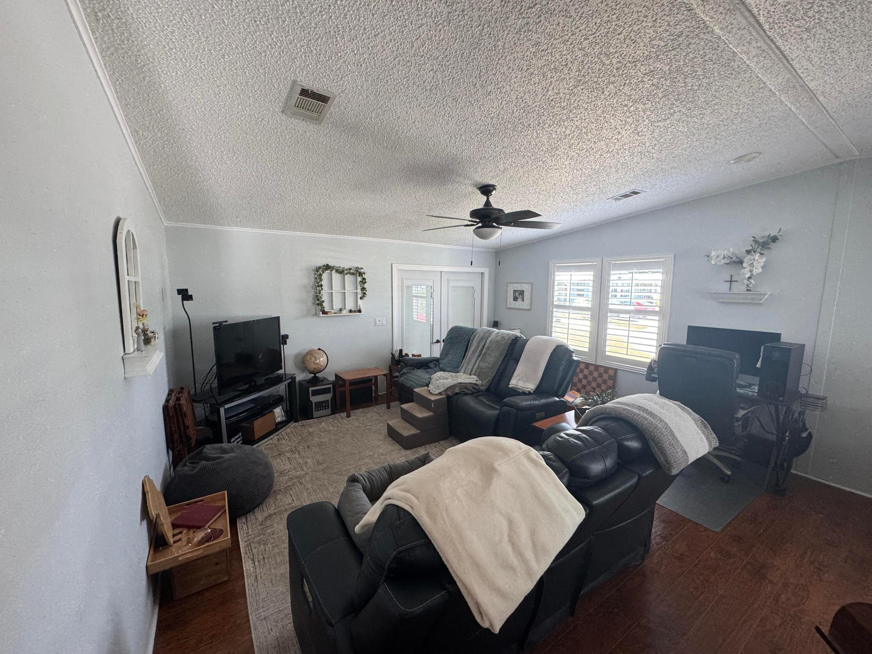 Tropical Isles - Residential