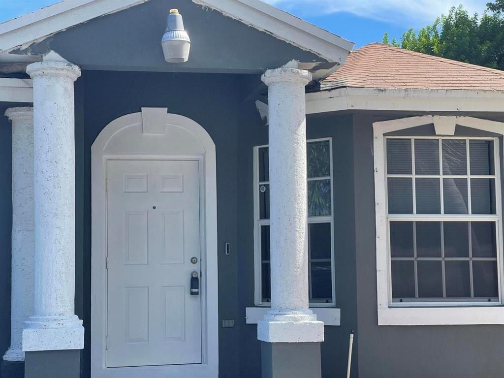 Photo of 456 Circle Drive Dr S, Boynton Beach, FL 33435 (MLS # R10813799)