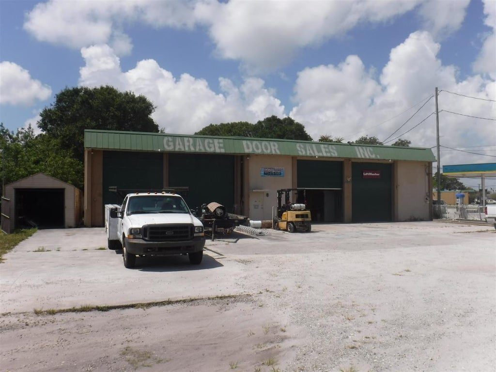 Photo of 2807 Okeechobee Road, Fort Pierce, FL (MLS # B26080583)