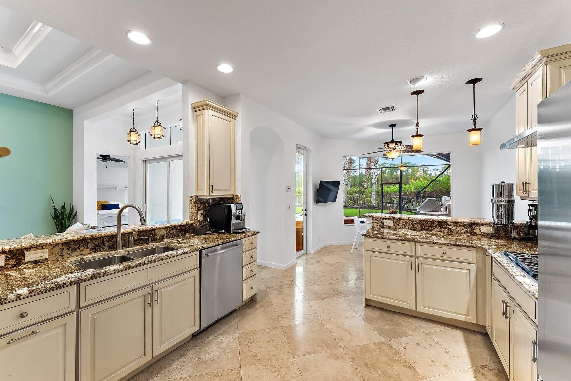 JUPITER COUNTRY CLUB POD E - Residential Lease