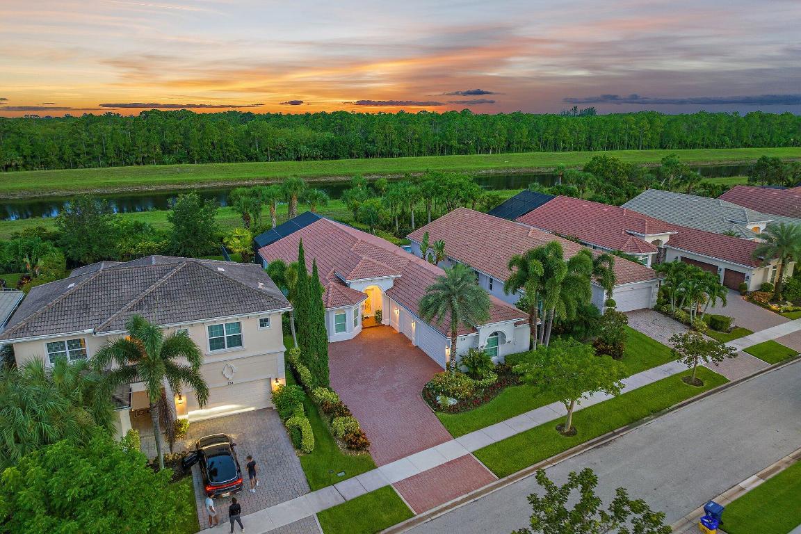 JUPITER COUNTRY CLUB POD E - Residential Lease