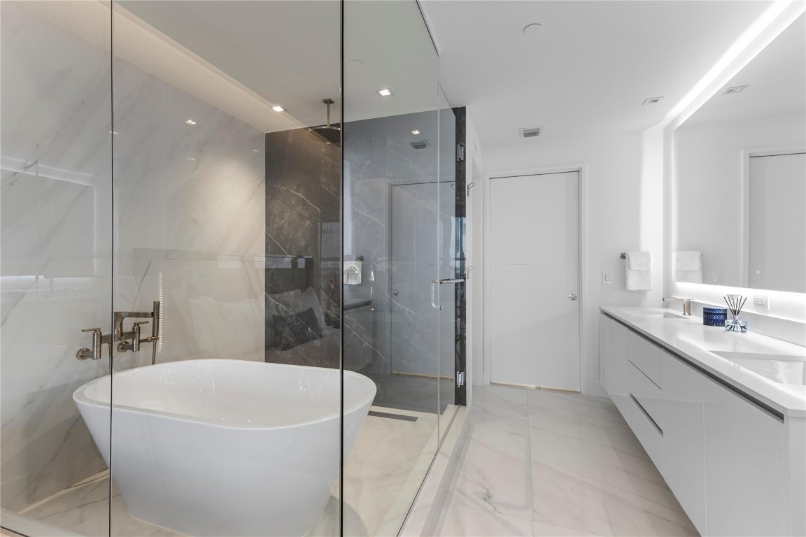 ARIA RESERVE - Residential Lease