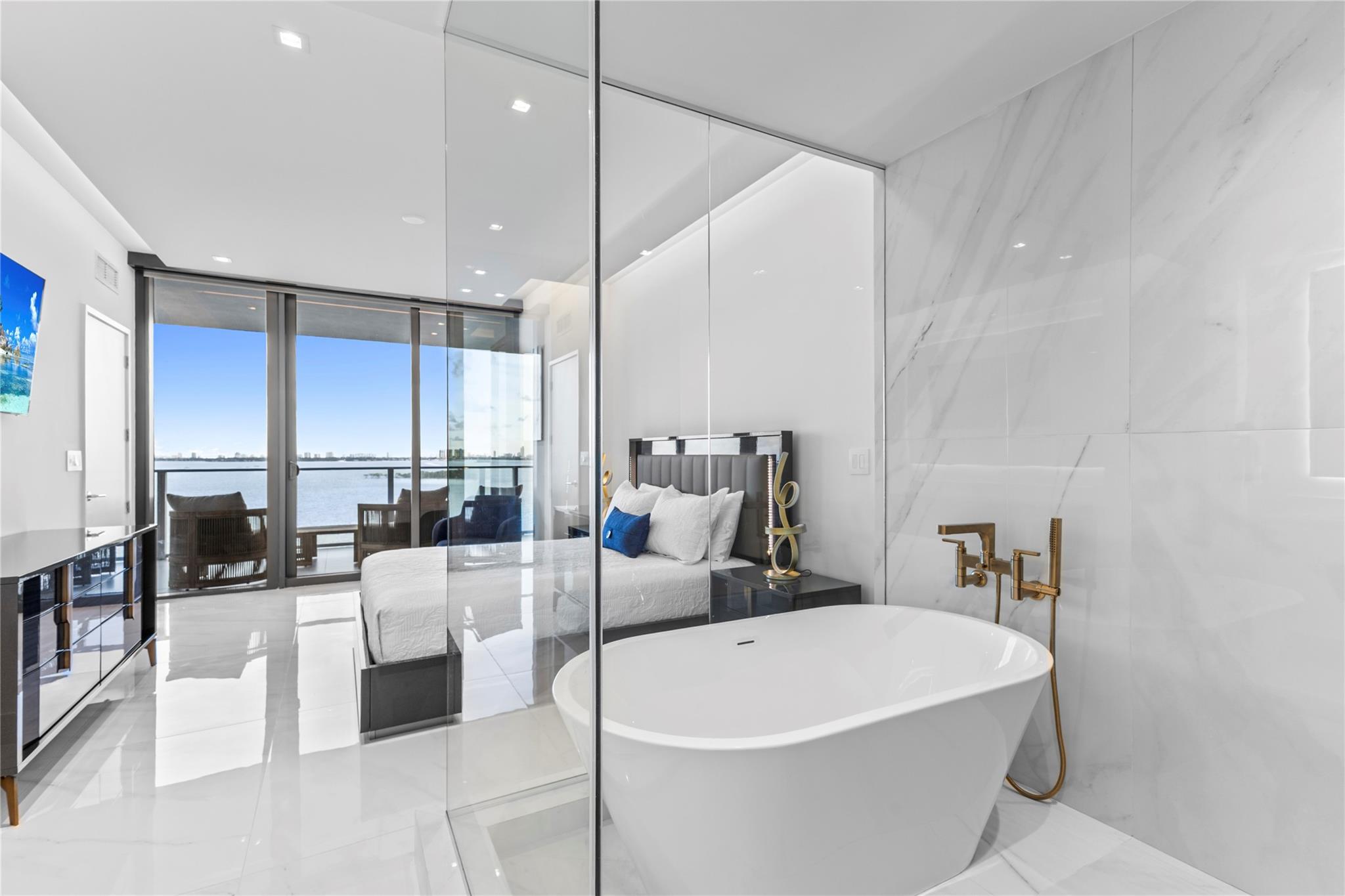 ARIA RESERVE - Residential Lease