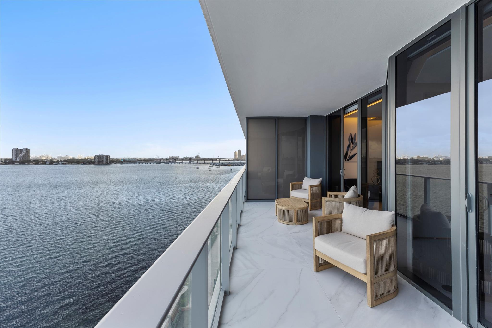 ARIA RESERVE - Residential Lease