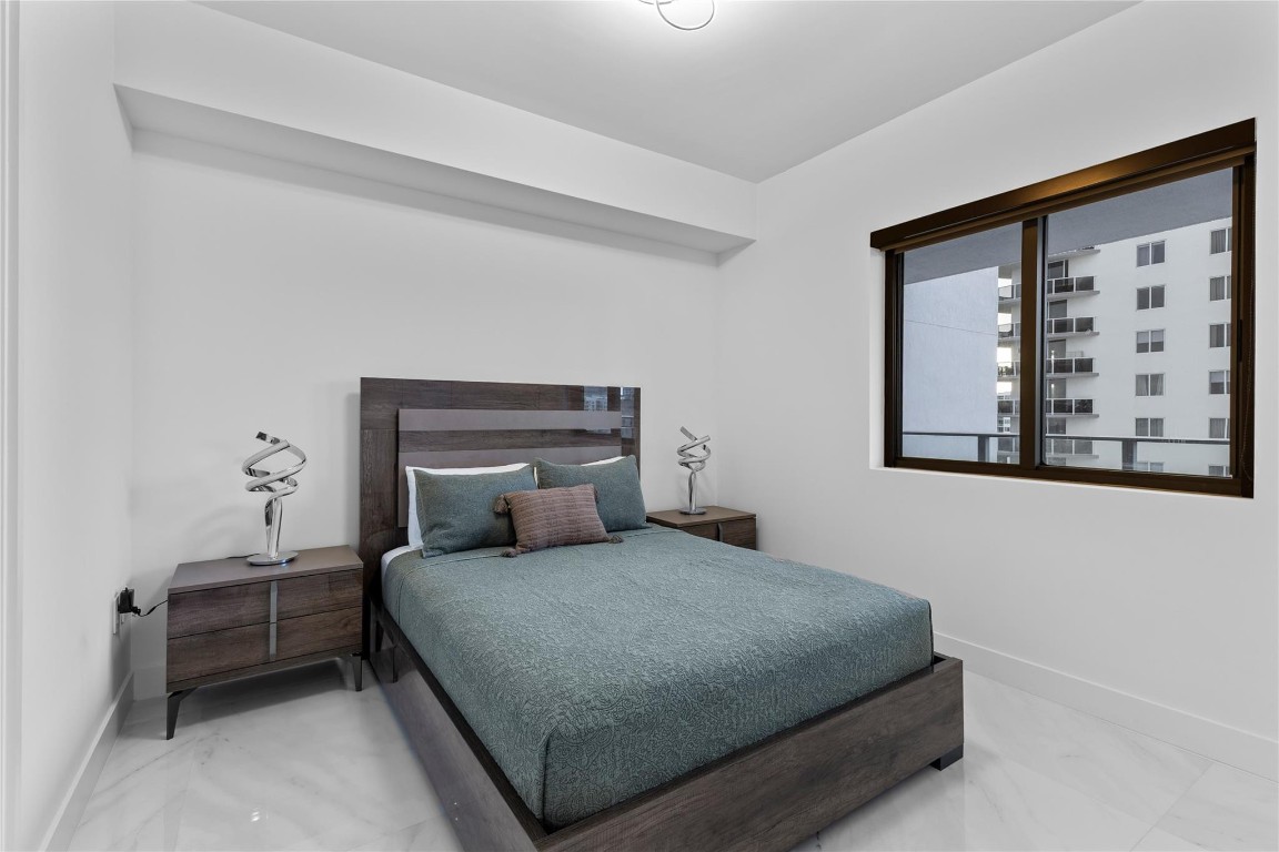 ARIA RESERVE - Residential Lease