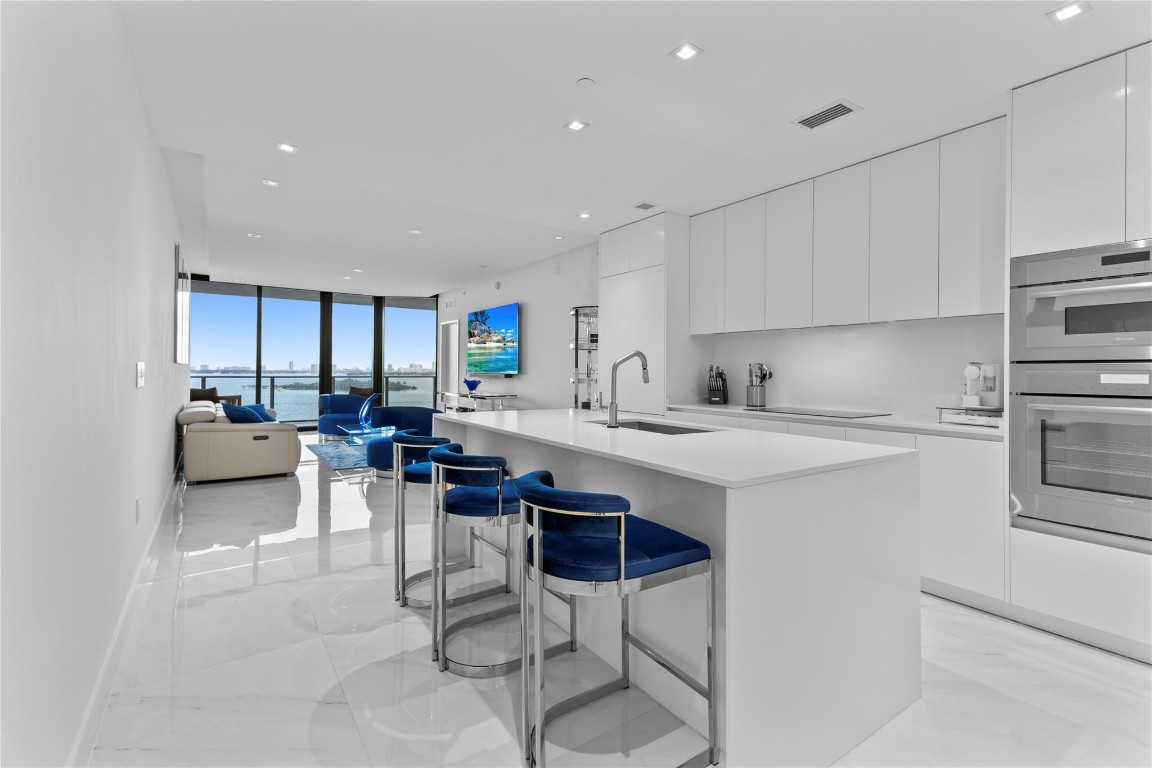 ARIA RESERVE - Residential Lease