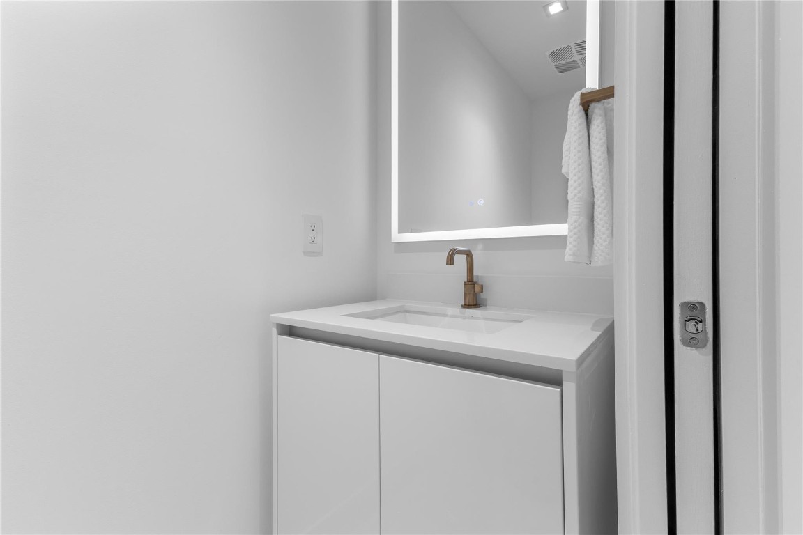 ARIA RESERVE - Residential Lease