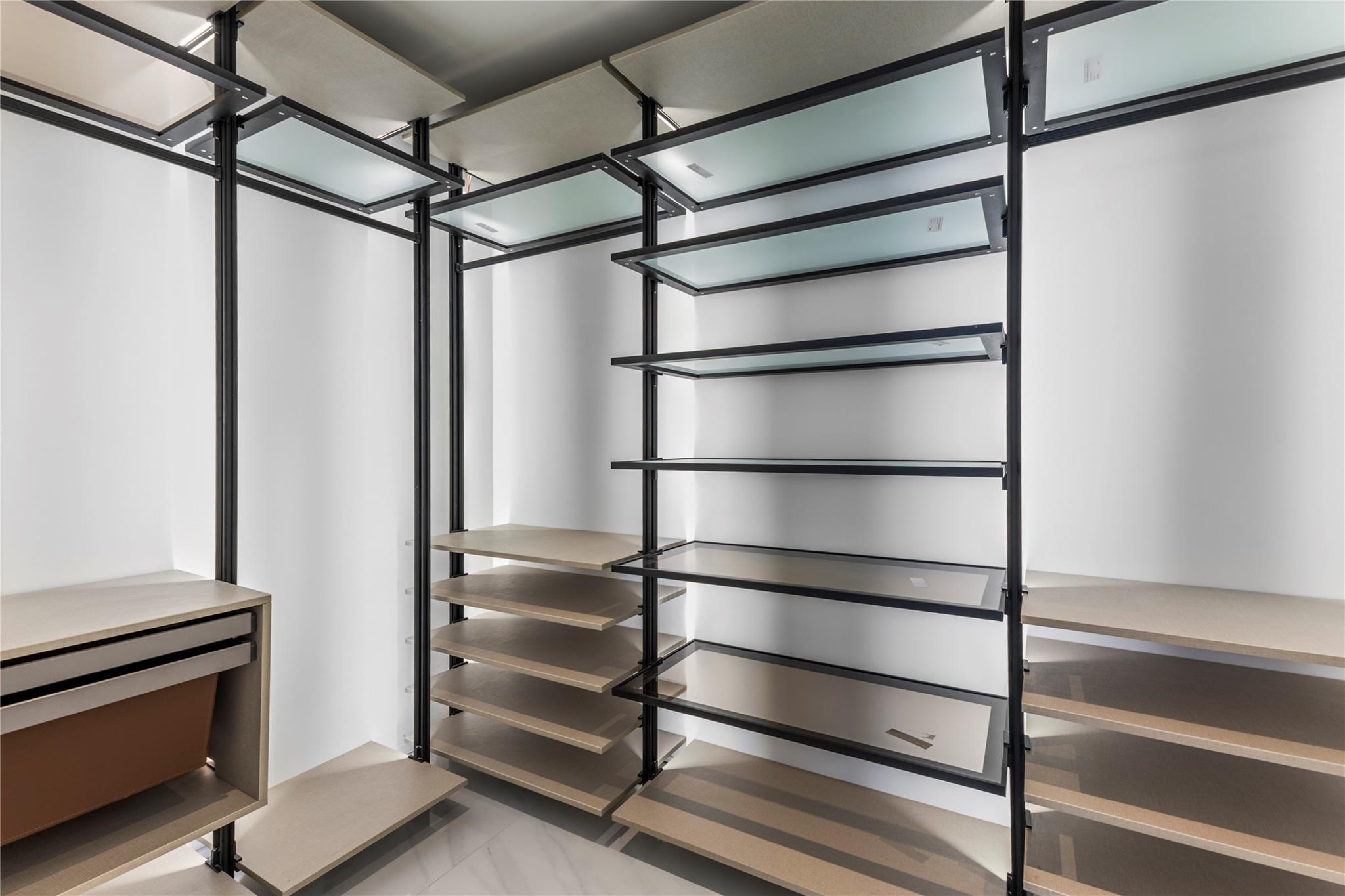 ARIA RESERVE - Residential Lease