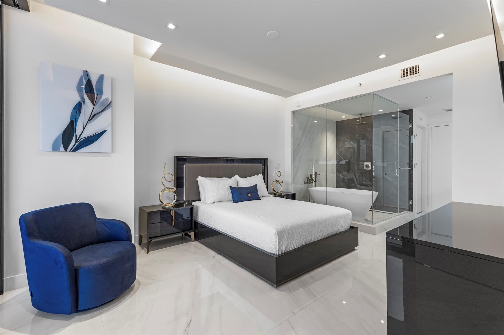 ARIA RESERVE - Residential Lease