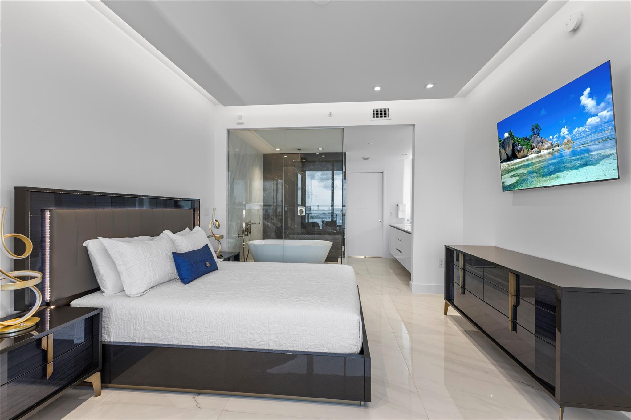 ARIA RESERVE - Residential Lease