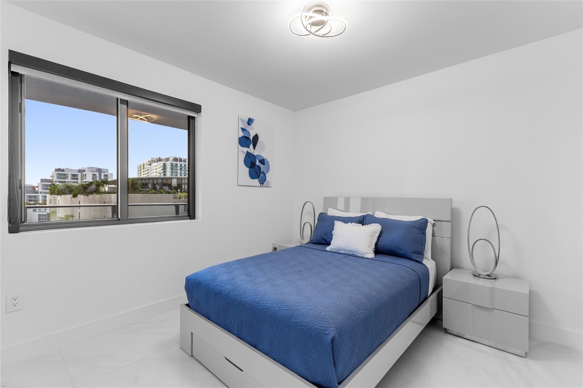 ARIA RESERVE - Residential Lease