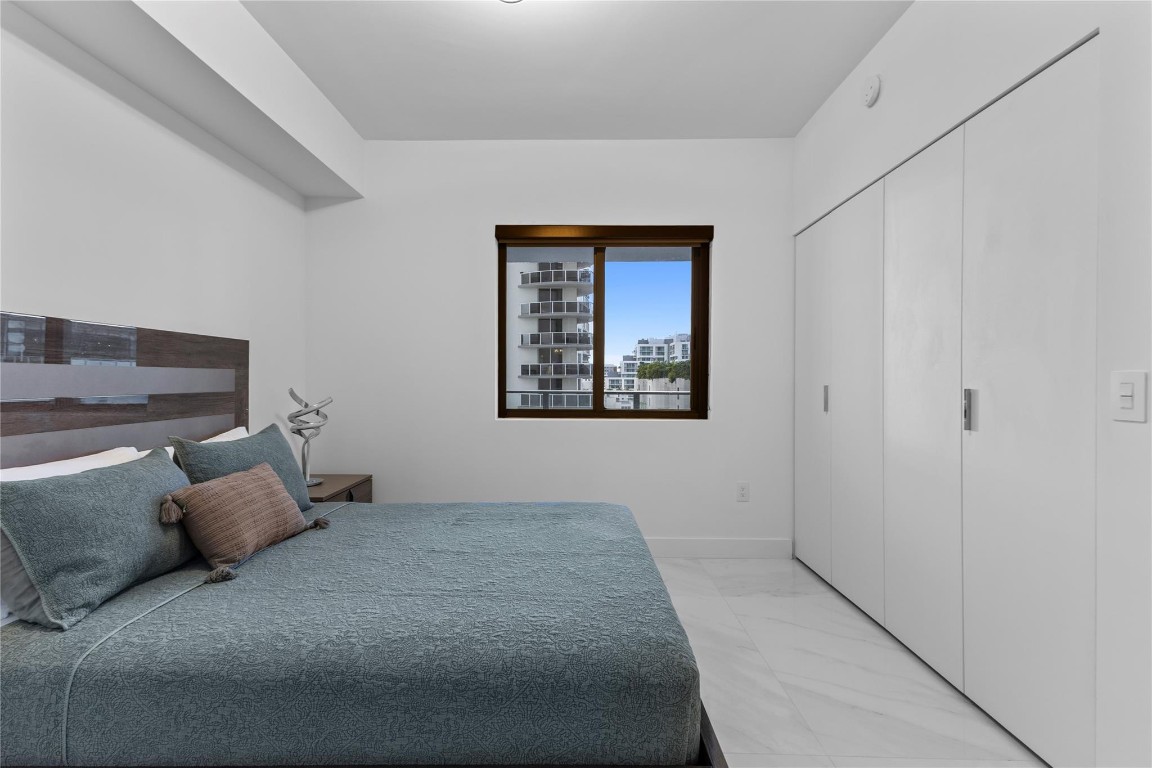 ARIA RESERVE - Residential Lease