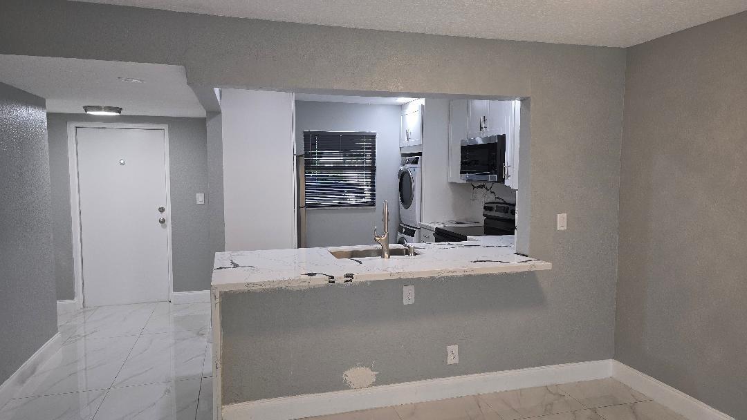 Foxwood Hollow At Coral S - Residential Lease